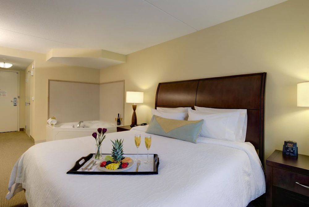 Hilton Garden Inn Waldorf Værelse billede