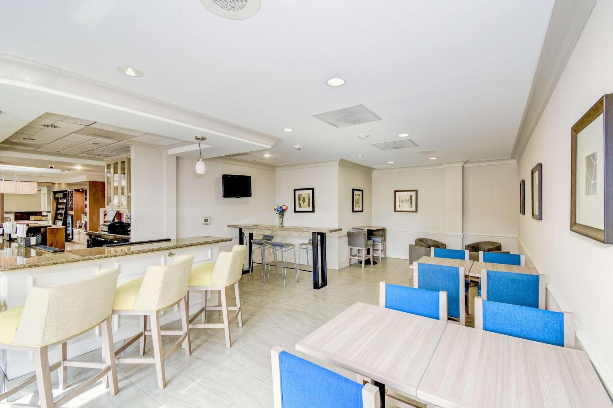 Hilton Garden Inn Waldorf Eksteriør billede